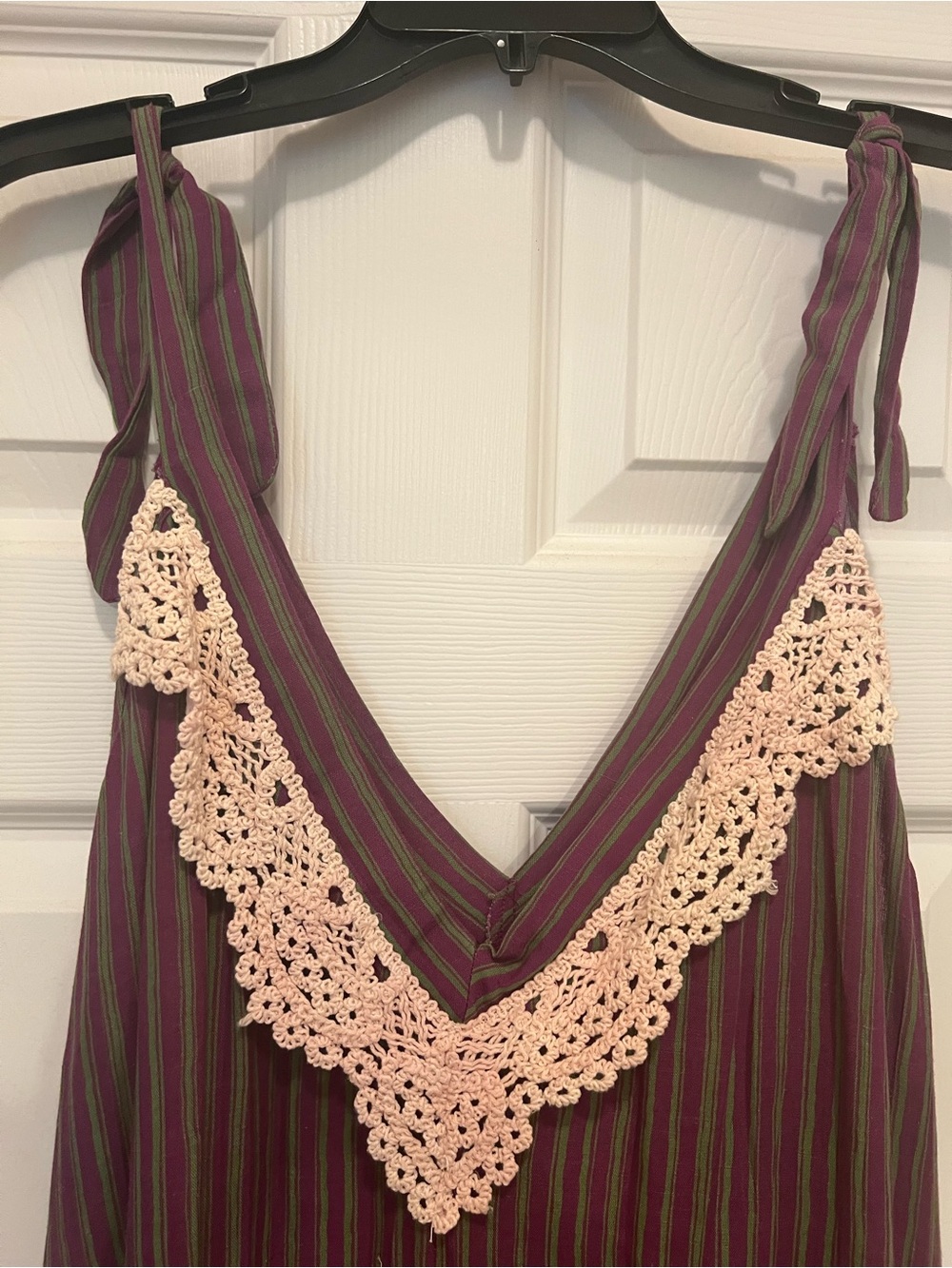 Elegant Strip Dress - Picture 2 of 5
